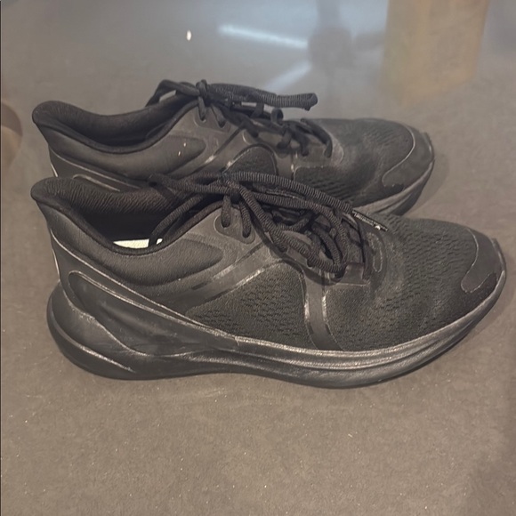 Black Men's Athletic Shoes - Picture 2 of 4